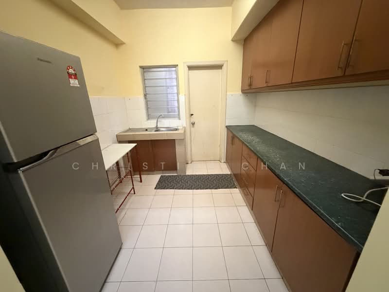 Condominium for Sale at Seri Maya Condominium - Christine Chan - Kitchen - PropertyGuru.com.my