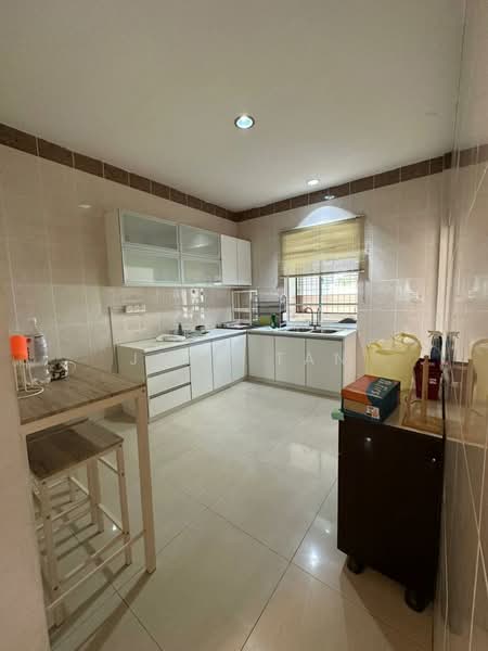 Untuk Disewa - Hup lee double storey terrace house for rent at kuching Sarawak Malaysia