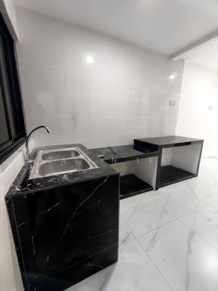 Rumah Teres 2 Tingkat untuk Dijual di Taman Johor Jaya (Johor Bahru) - Calvin Lee - Kitchen - PropertyGuru.com.my
