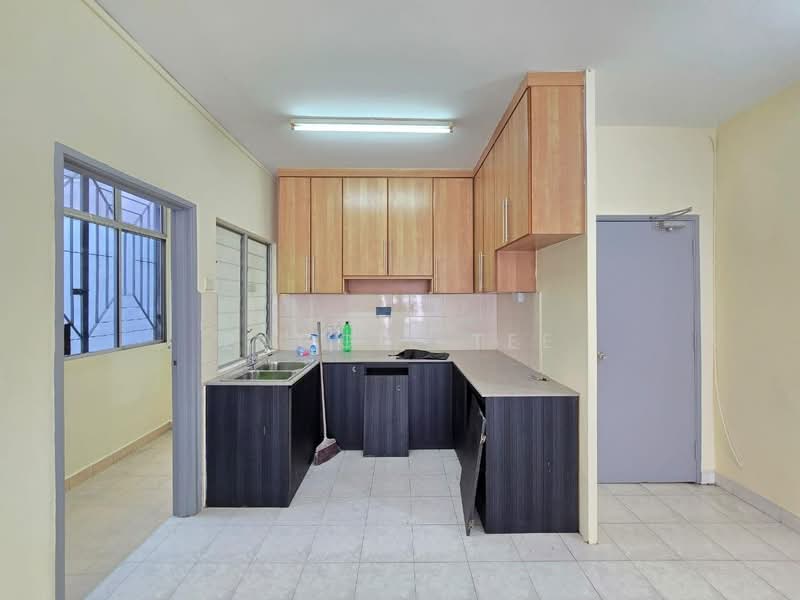 Apartment for Sale at Bistari Impian Apartment - Paggie Tee - Kitchen - PropertyGuru.com.my