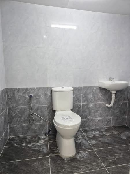 Shop / Office for Rent in Johor Bahru (Johor) - Allen Wong - Bathroom - PropertyGuru.com.my