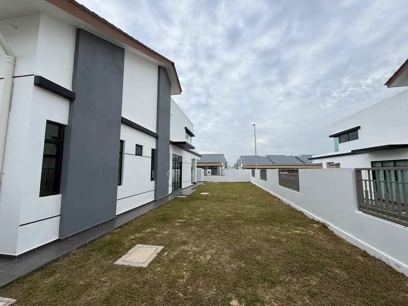 Semi-Detached House for Sale in Johor Bahru (Johor) - Fion Lee - Exterior - PropertyGuru.com.my