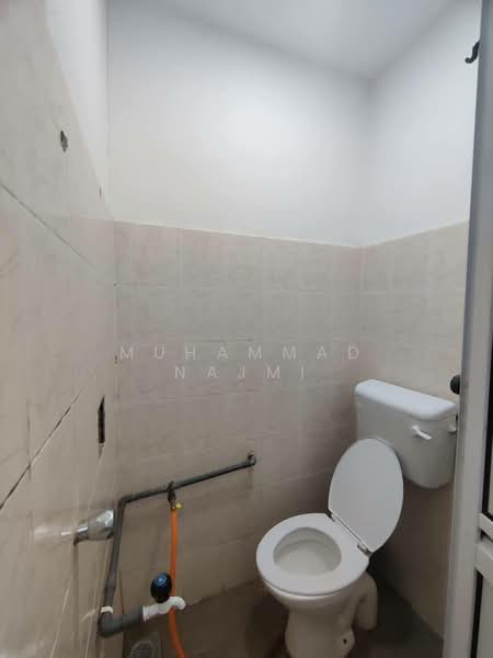 Shop for Sale in Kemaman (Terengganu) - Muhammad Najmi - Bathroom - PropertyGuru.com.my