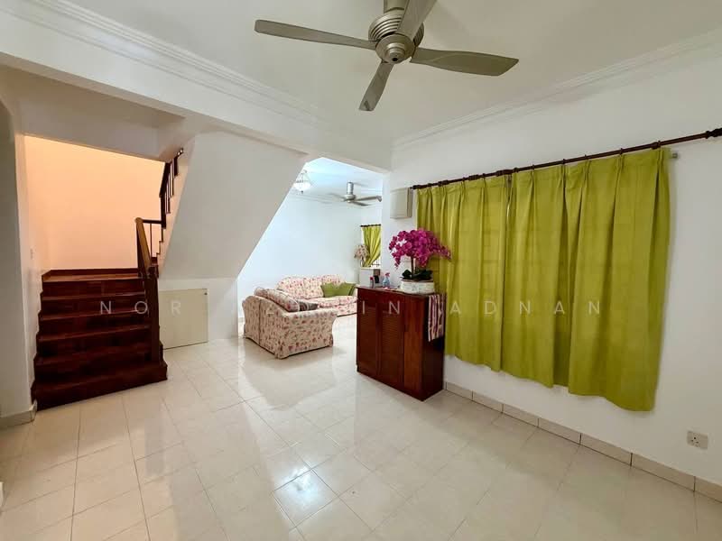 2-storey Terraced House for Sale in Seksyen 7 (Bangi) - Nor Azdlin Adnan - Living Room - PropertyGuru.com.my