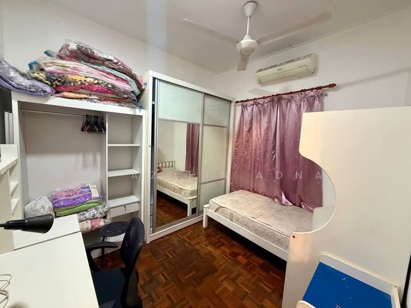 2-storey Terraced House for Sale in Seksyen 7 (Bangi) - Nor Azdlin Adnan - Bedroom - PropertyGuru.com.my