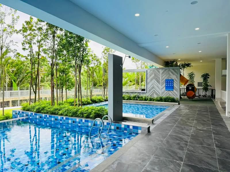 Renna Residence untuk Untuk Disewa - RM 3,200 /bulan, Apr 2026 - Pool - PropertyGuru.com.my