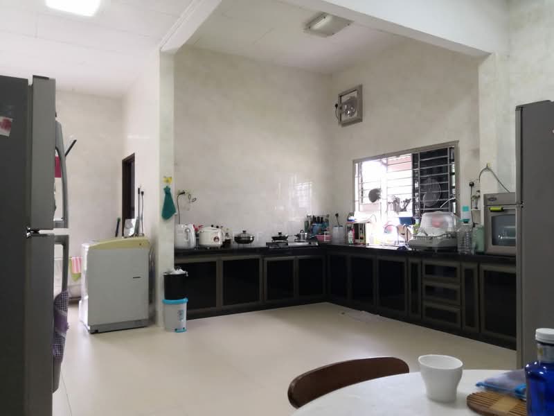 Bungalow for Sale in Taman Kebun Teh (Johor Bahru) - Jeff Lee - Kitchen - PropertyGuru.com.my