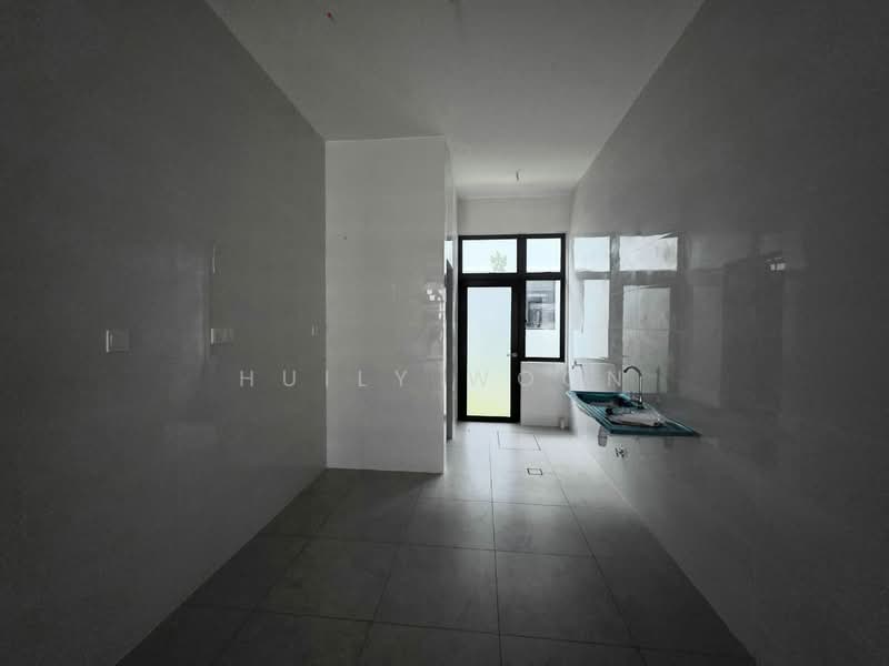 2-storey Terraced House for Sale in Setia Eco Cascadia (Tebrau) - Huily Woon - Kitchen - PropertyGuru.com.my