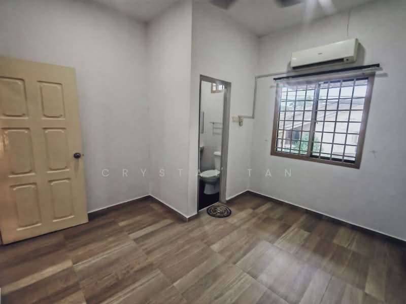 Bandar Selesa Jaya untuk Untuk Disewa - RM 2,500 /bulan, Mac 2026 - Bathroom - PropertyGuru.com.my