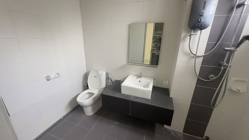 2-storey Terraced House for Sale in Rawang (Selangor) - Lucas Loh - Bathroom - PropertyGuru.com.my