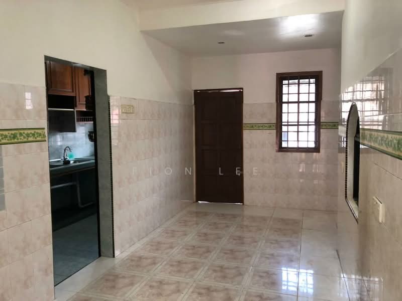 1-storey Terraced House for Rent in Taman Puteri Wangsa (Ulu Tiram) - Fion Lee - Kitchen - PropertyGuru.com.my