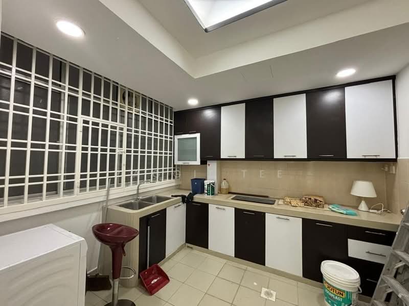 Apartment for Sale at Lake View Suites - Paggie Tee - Kitchen - PropertyGuru.com.my