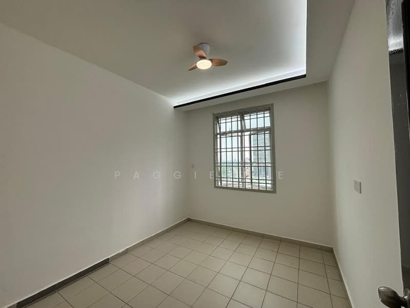 Apartment for Sale at Lake View Suites - Paggie Tee - Interior - PropertyGuru.com.my