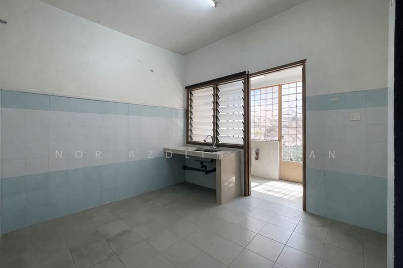 Double Storey Terrace USJ 12 untuk Untuk Dijual - RM 590,000, Apr 2026 - Kitchen - PropertyGuru.com.my