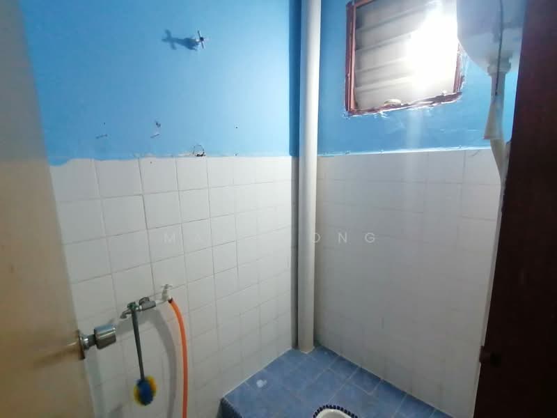 2-storey Terraced House for Sale in Bandar Country Homes (Rawang) - May Liong - Bathroom - PropertyGuru.com.my
