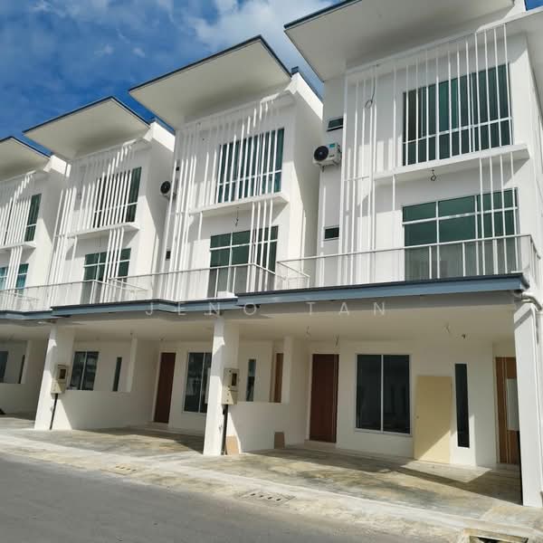 Townhouse for Rent in Kuching (Sarawak) - Jeno Tan - Exterior - PropertyGuru.com.my
