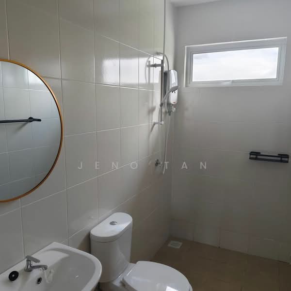 Townhouse for Rent in Kuching (Sarawak) - Jeno Tan - Bathroom - PropertyGuru.com.my