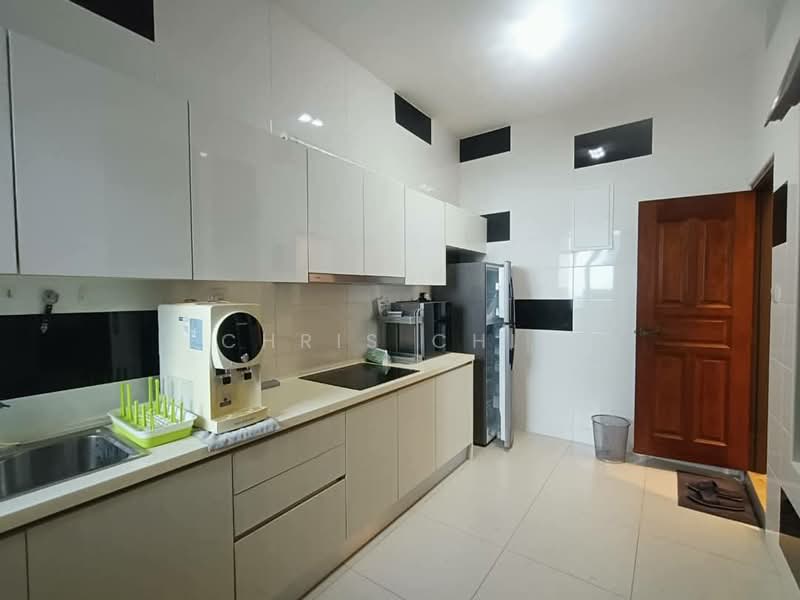 Service Residence for Sale at D'Summit Residences - Chris Chin - Kitchen - PropertyGuru.com.my