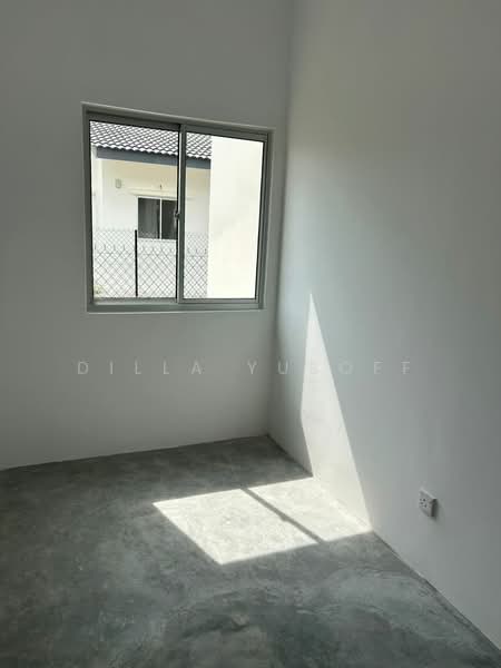 1-storey Terraced House for Sale in Iringan Bayu (Seremban) - DILLA YUSOFF - PropertyGuru.com.my