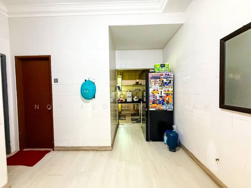 3-storey Terraced House for Sale in Sentosa Villa (Kajang) - Nor Azdlin Adnan - Kitchen - PropertyGuru.com.my
