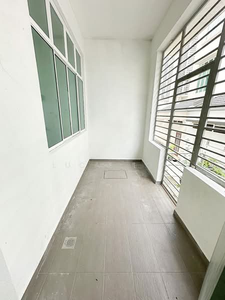 Rumah Teres 3 Tingkat untuk Dijual di Dolomite Templer (Rawang) - Lucas Loh - Balcony - PropertyGuru.com.my