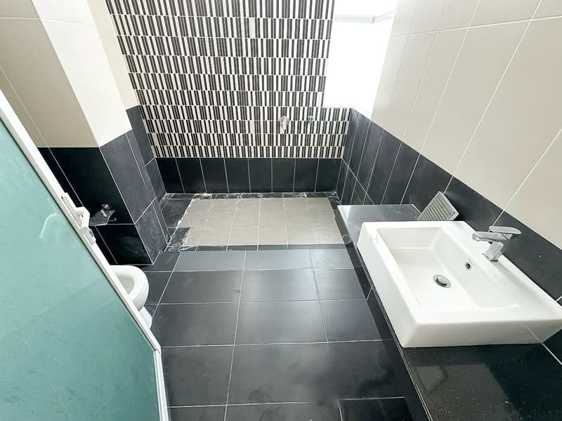 Rumah Teres 3 Tingkat untuk Dijual di Dolomite Templer (Rawang) - Lucas Loh - Bathroom - PropertyGuru.com.my