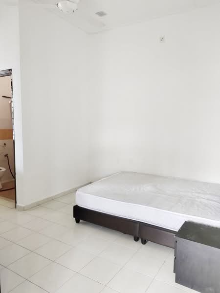 1-storey Terraced House for Sale in Taman Mount Austin (Tebrau) - Yik Tat - Bedroom - PropertyGuru.com.my