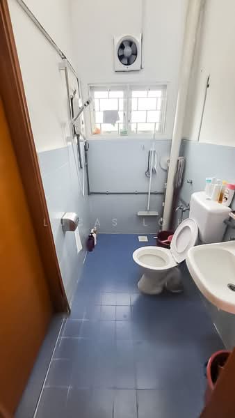 Bandar Country Homes untuk Untuk Dijual - RM 550,000, Apr 2026 - Bathroom - PropertyGuru.com.my