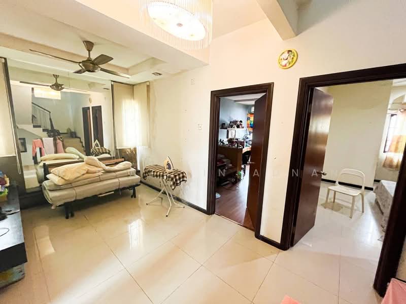 3-storey Terraced House for Sale in Sentosa Villa (Kajang) - Nor Azdlin Adnan - Living Room - PropertyGuru.com.my