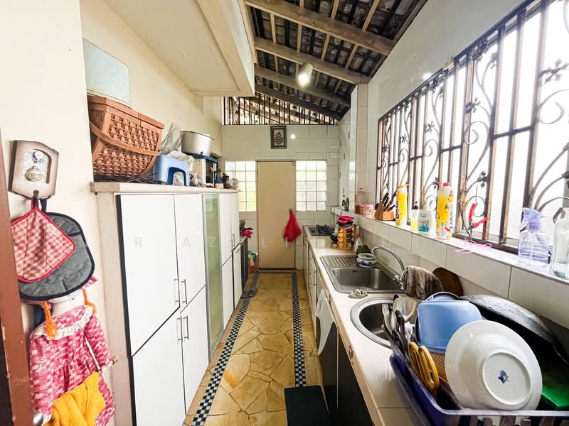 3-storey Terraced House for Sale in Sentosa Villa (Kajang) - Nor Azdlin Adnan - Kitchen - PropertyGuru.com.my