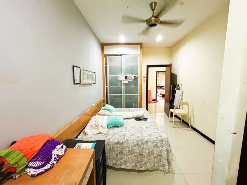 3-storey Terraced House for Sale in Sentosa Villa (Kajang) - Nor Azdlin Adnan - Bedroom - PropertyGuru.com.my