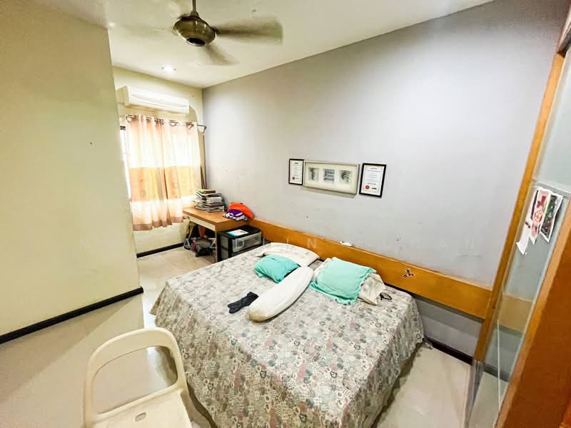 3-storey Terraced House for Sale in Sentosa Villa (Kajang) - Nor Azdlin Adnan - Bedroom - PropertyGuru.com.my