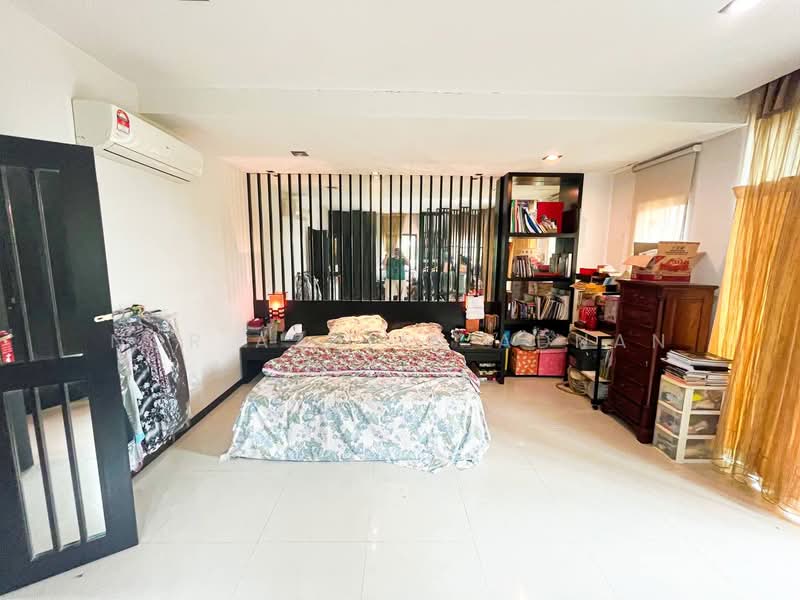 3-storey Terraced House for Sale in Sentosa Villa (Kajang) - Nor Azdlin Adnan - Bedroom - PropertyGuru.com.my