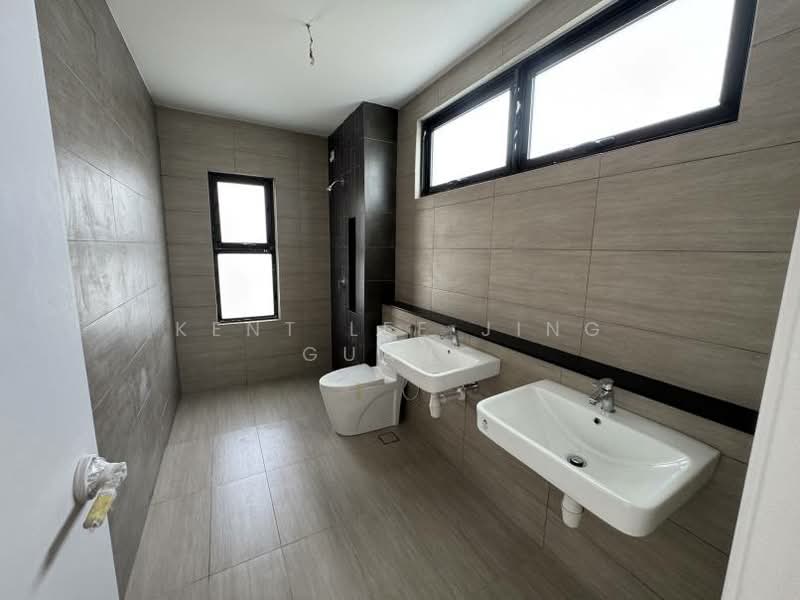 Semi-Detached House for Sale in Seksyen 7 (Shah Alam) - Kent Lee Jing Guang - Bathroom - PropertyGuru.com.my