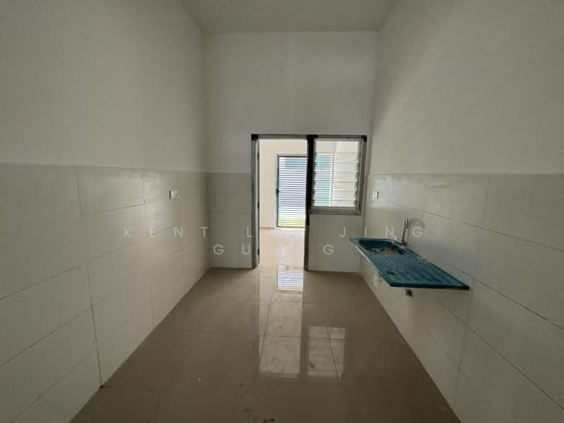 Semi-Detached House for Sale in Seksyen 7 (Shah Alam) - Kent Lee Jing Guang - Kitchen - PropertyGuru.com.my