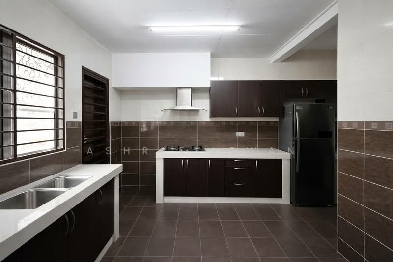 Double Storey Putra Bestari , Putra Heights untuk Untuk Dijual - RM 980,000, Mac 2026 - Kitchen - PropertyGuru.com.my