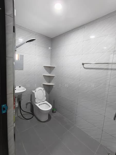 Taman Sin Tat untuk Untuk Dijual - RM 950,000, Mac 2026 - Bathroom - PropertyGuru.com.my