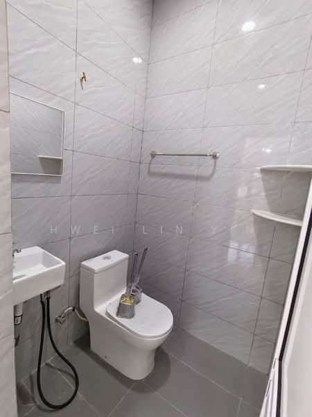 Taman Sin Tat untuk Untuk Dijual - RM 950,000, Mac 2026 - Bathroom - PropertyGuru.com.my