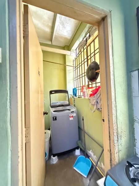 Taman Tampoi Utama Flat untuk Untuk Dijual - RM 180,000, Mac 2026 - Interior - PropertyGuru.com.my