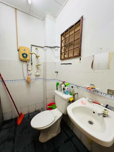 Bandar Puteri Klang untuk Untuk Dijual - RM 550,000, Mac 2026 - Bathroom - PropertyGuru.com.my