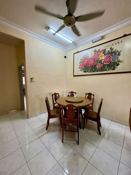 Rumah Teres 2 Tingkat untuk Dijual di Taman Sutera (Johor Bahru) - Shela Lim - Dining Room - PropertyGuru.com.my