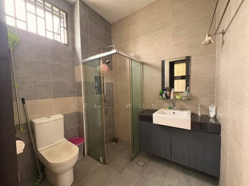 Semi-Detached House for Sale in Skudai (Johor) - Eric Wong - Bathroom - PropertyGuru.com.my
