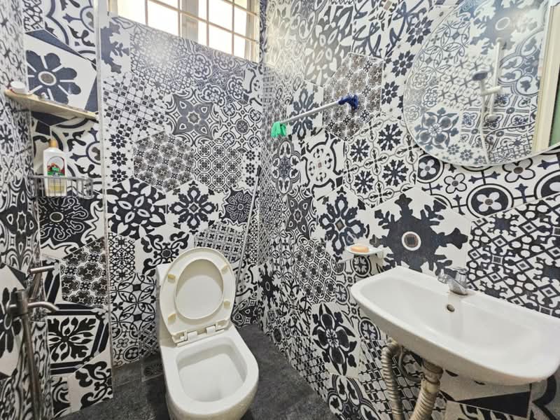 TP 1, Taman Perindustrian Sime Uep, Taman Perindustrian USJ, USJ 12, USJ 3 untuk Untuk Dijual - RM 760,000, Mac 2026 - Bathroom - PropertyGuru.com.my