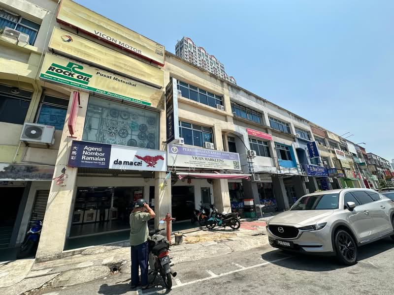 For Rent - Ground Floor Commercial Shop 850sf Facing Main Road Lorong Bukit Jambul