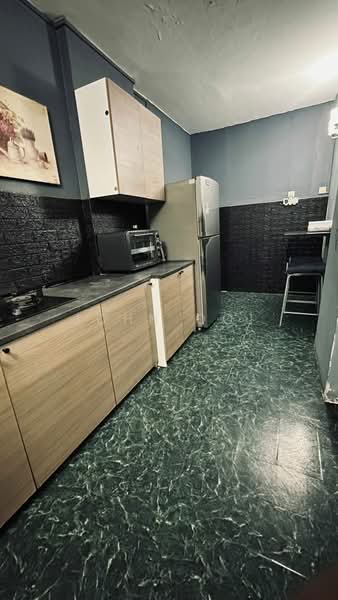 Condominium for Sale at Pelangi Indah Condominium - John Ooi - Kitchen - PropertyGuru.com.my