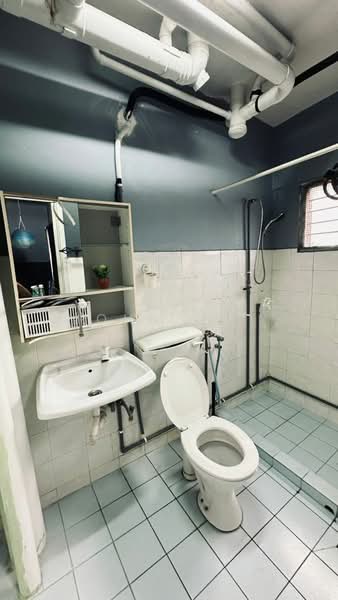 Condominium for Sale at Pelangi Indah Condominium - John Ooi - Bathroom - PropertyGuru.com.my