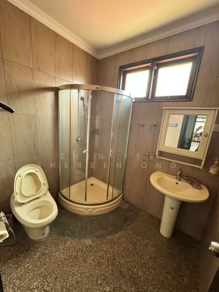 Semi-Detached House for Sale in Ampang Jaya (Ampang) - Shin Yee Shereen Ong - Bathroom - PropertyGuru.com.my