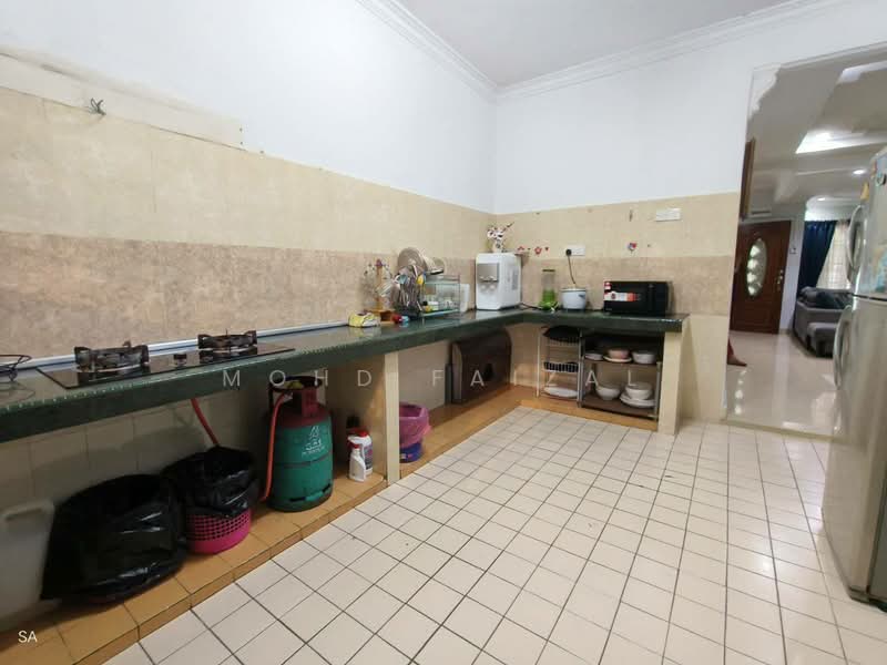 Renovated & Fully Furnished Rumah Teres 2 Tingkat Seksyen 4 Bangi untuk Untuk Dijual - RM 530,000, Mac 2026 - Kitchen - PropertyGuru.com.my