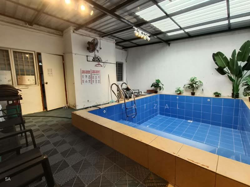 Renovated & Fully Furnished Rumah Teres 2 Tingkat Seksyen 4 Bangi untuk Untuk Dijual - RM 530,000, Mac 2026 - Pool - PropertyGuru.com.my