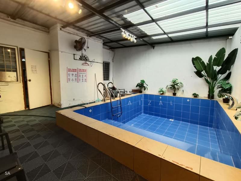 Renovated & Fully Furnished Rumah Teres 2 Tingkat Seksyen 4 Bangi untuk Untuk Dijual - RM 530,000, Mac 2026 - Pool - PropertyGuru.com.my